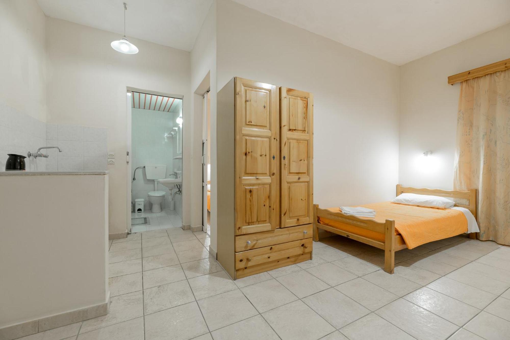 Pink Panther & Appartement Laganas